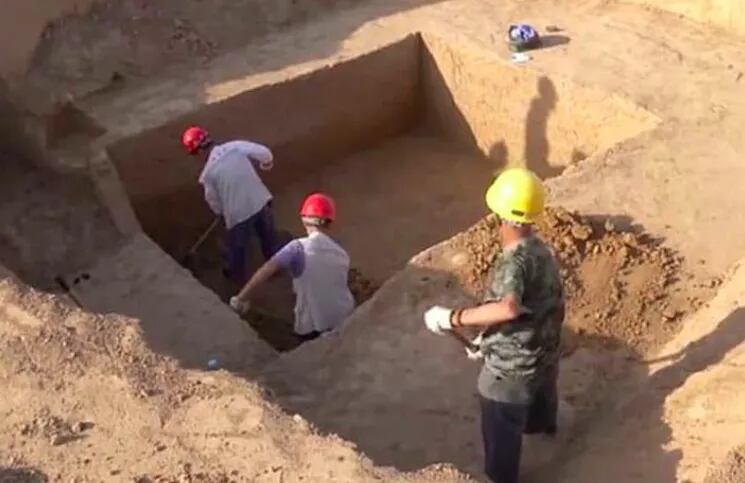 La tumba podría ser de un funcionario de segunda o tercera línea según los primeros análisis de los arqueólogos