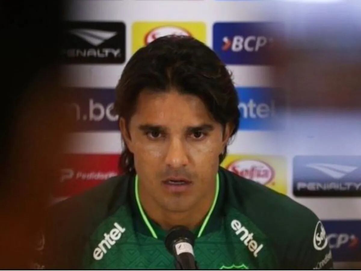 El capitán de Bolivia se enojó con los hinchas que enloquecieron con la llegada de  Messi y les exigió: “No podemos estar separados”