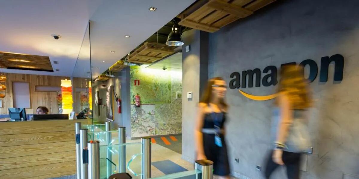 Amazon busca empleados en Argentina con sueldos de hasta 553 mil pesos: cómo postularse