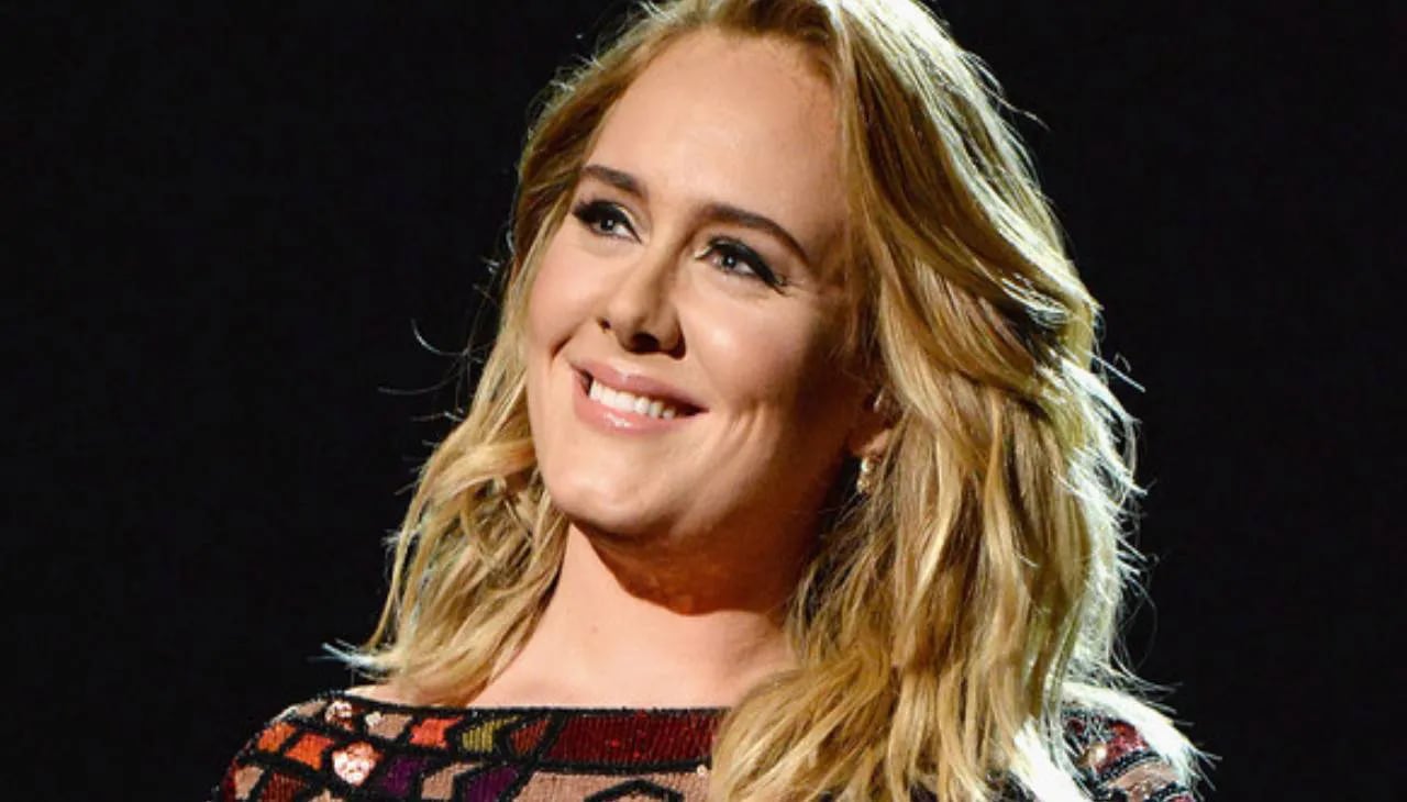 Adele debutará en la pantalla, hizo una promoción y sorprendió con su extrema delgadez