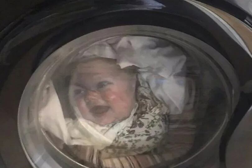 El susto de su vida!: pensó que su bebé se encontraba dentro del lavarropa  funcionando | La 100