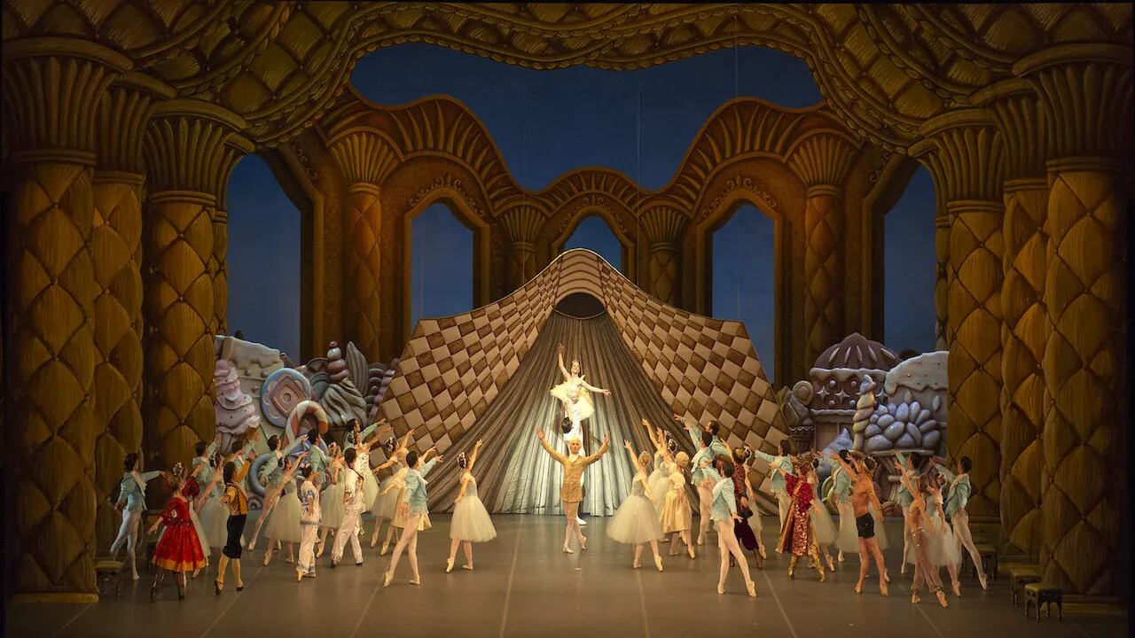 El Cascanueces interpretado por el Ballet Estable del Teatro Colón