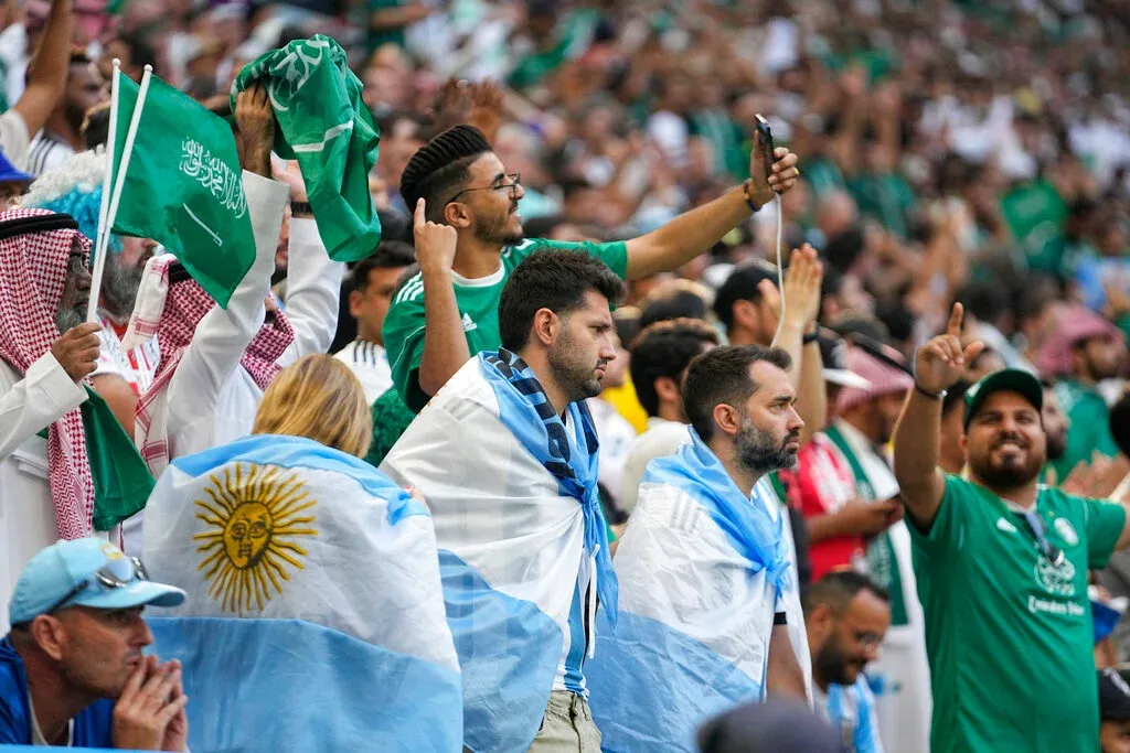 Los hinchas de Arabia Saudita se pusieron picantes y se burlaron de los argentinos tras la derrota en el Mundial Qatar 2022