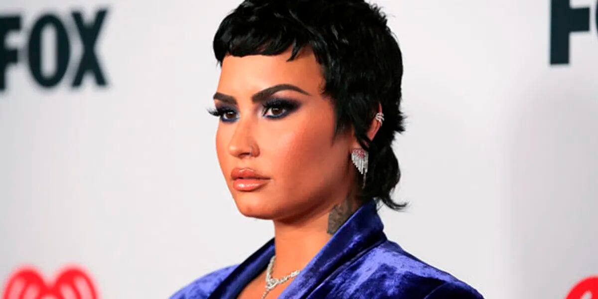 Demi Lovato mostró su cabeza recién rapada para Navidad: “Un nuevo comienzo”