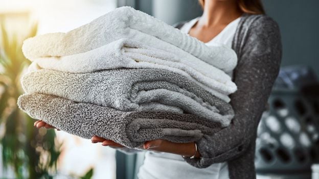 Trucos caseros para que las toallas queden suaves y esponjosas