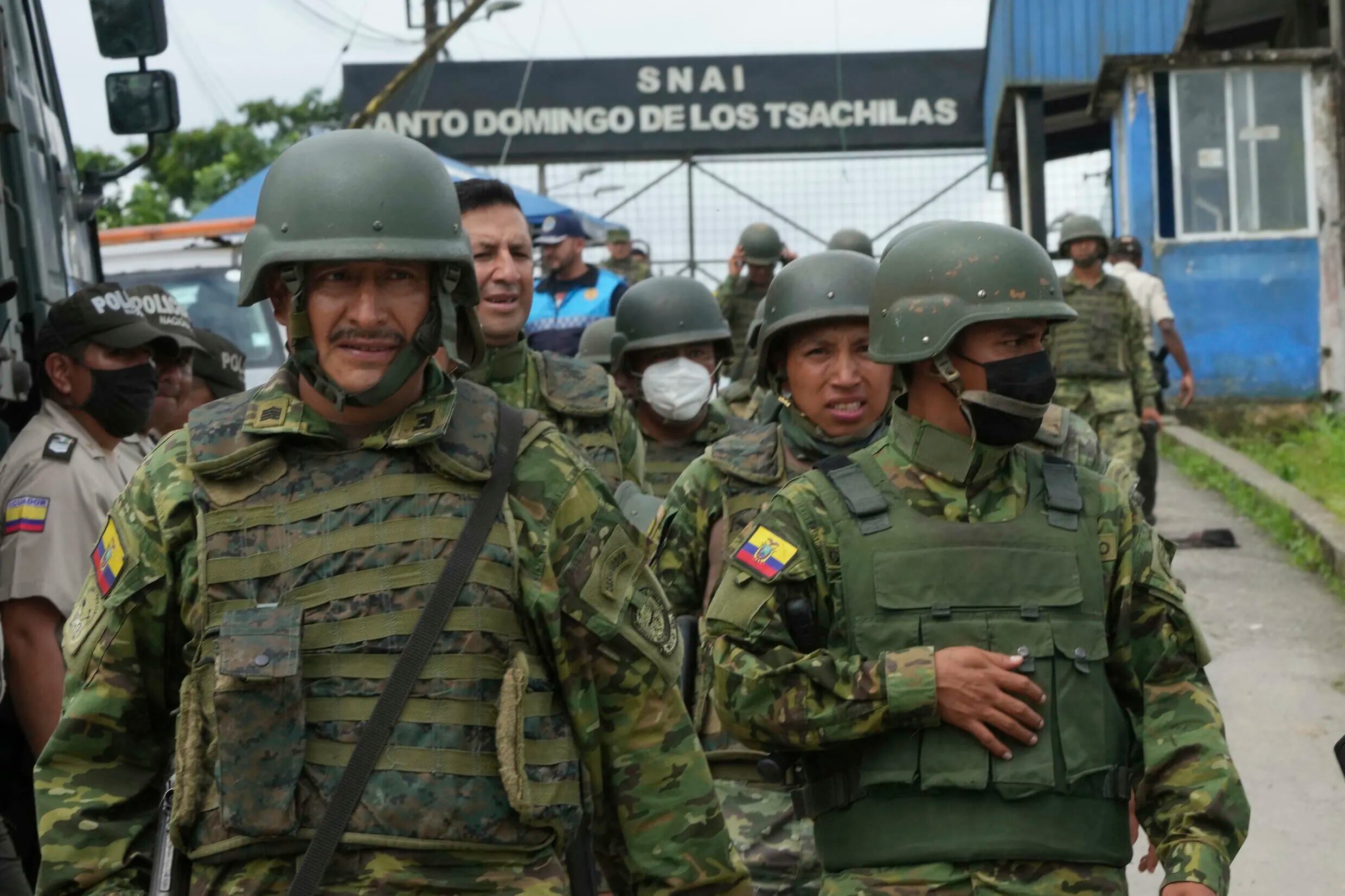 Los enfrentamientos estallaron de madrugada del lunes 9 de mayo en la cárcel de Bellavista, en la provincia de Santo Domingo de los Tsáchilas, a unos 80 km de la capital, Quito. 