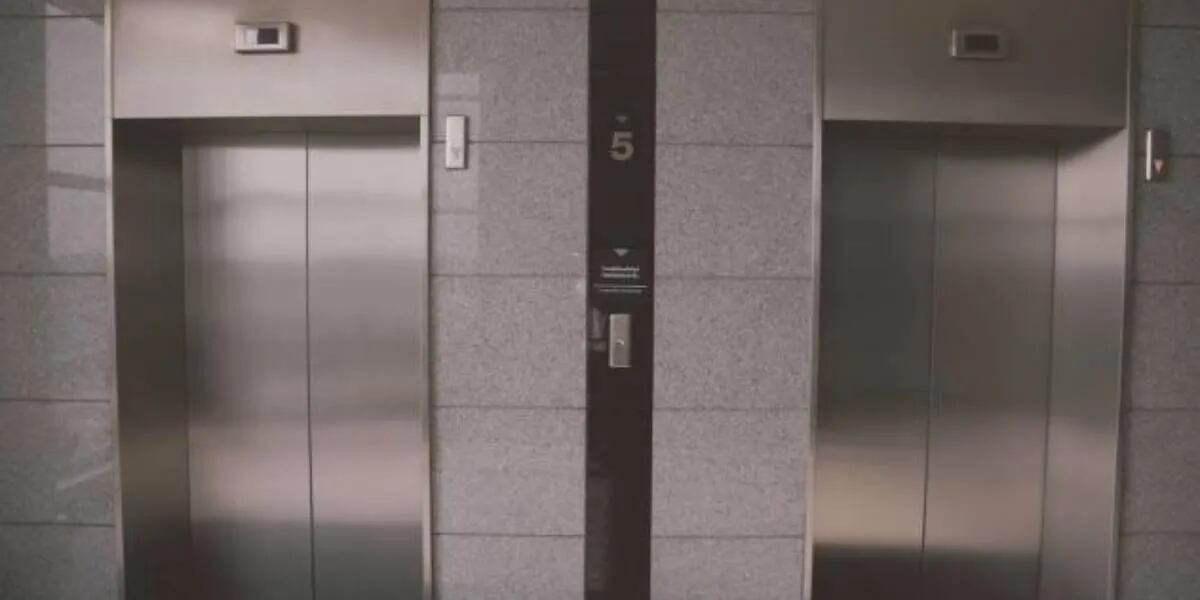 Indemnizan a una pareja porque el ascensor donde viven hace ruido: tendrán que pagarles 1500 euros
