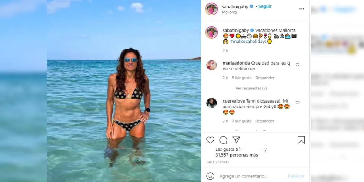 A los 51 años, Gabriela Sabatini posó en bikini dentro del mar y conquistó en las redes