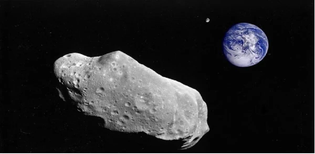 Un asteroide “asesino de ciudades” pasará entre la Luna y la Tierra y se encendieron las alarmas: “Su proximidad”
