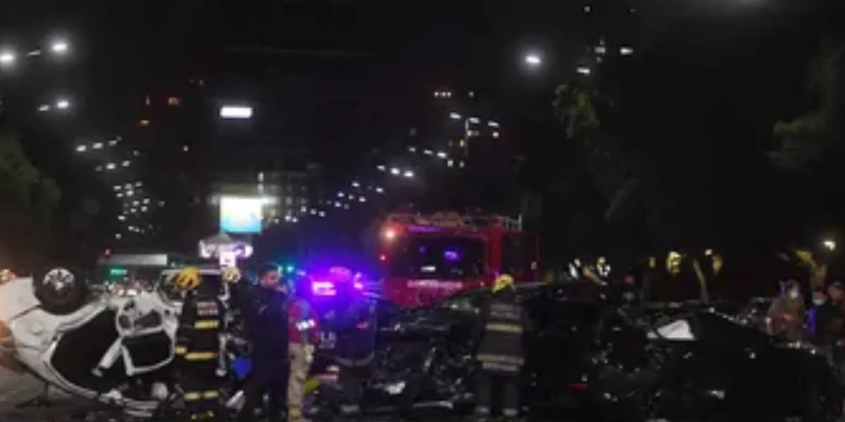Un conductor borracho provocó un triple accidente en Av. Libertador: el video del momento exacto