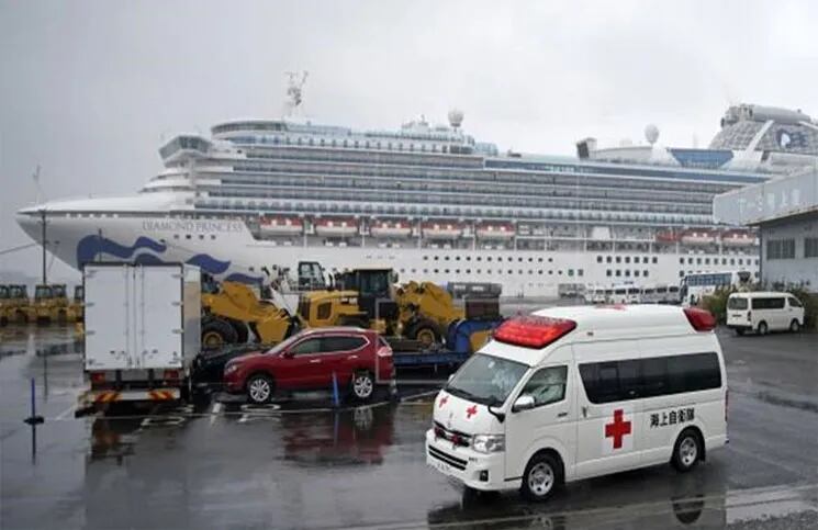 Coronavirus: murieron dos pasajeros que habían sido evacuados del crucero en cuarentena en Japón.