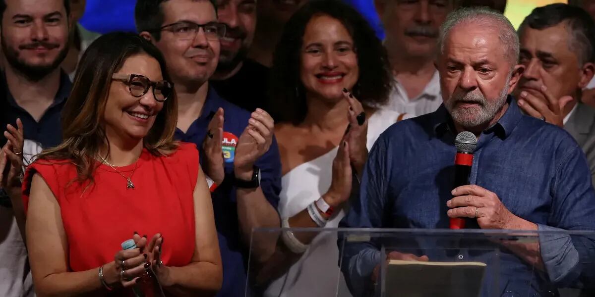 Quién es Janja da Silva: la socióloga y militante de izquierda que se convertirá en la primera dama de Brasil