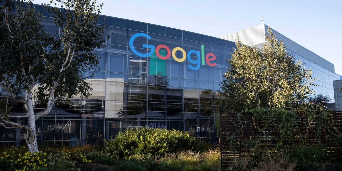 Denuncian a Google por “esconder” algunas noticias