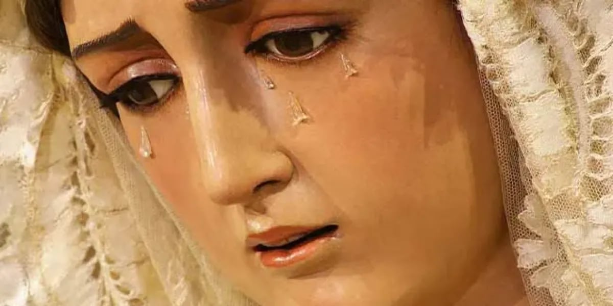 Lloró la Virgen Dolorosa después de una misa y las imágenes conmocionaron a los fieles: “Asistimos a un milagro”