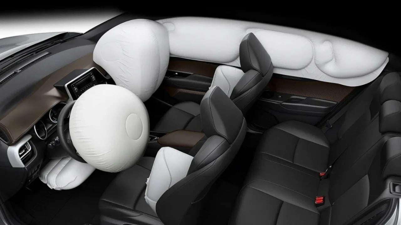 Crean el primer airbag frontal para el asiento trasero del auto