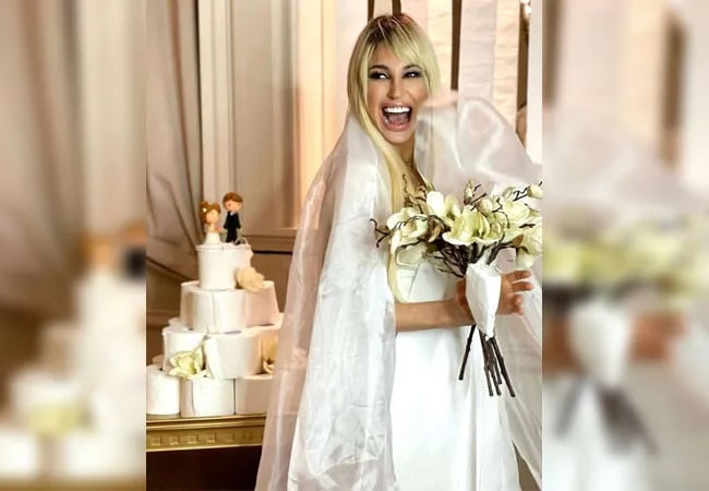 El vestido de novia que diseñó Vicky Xipolitakis con papel higiénico de | FM