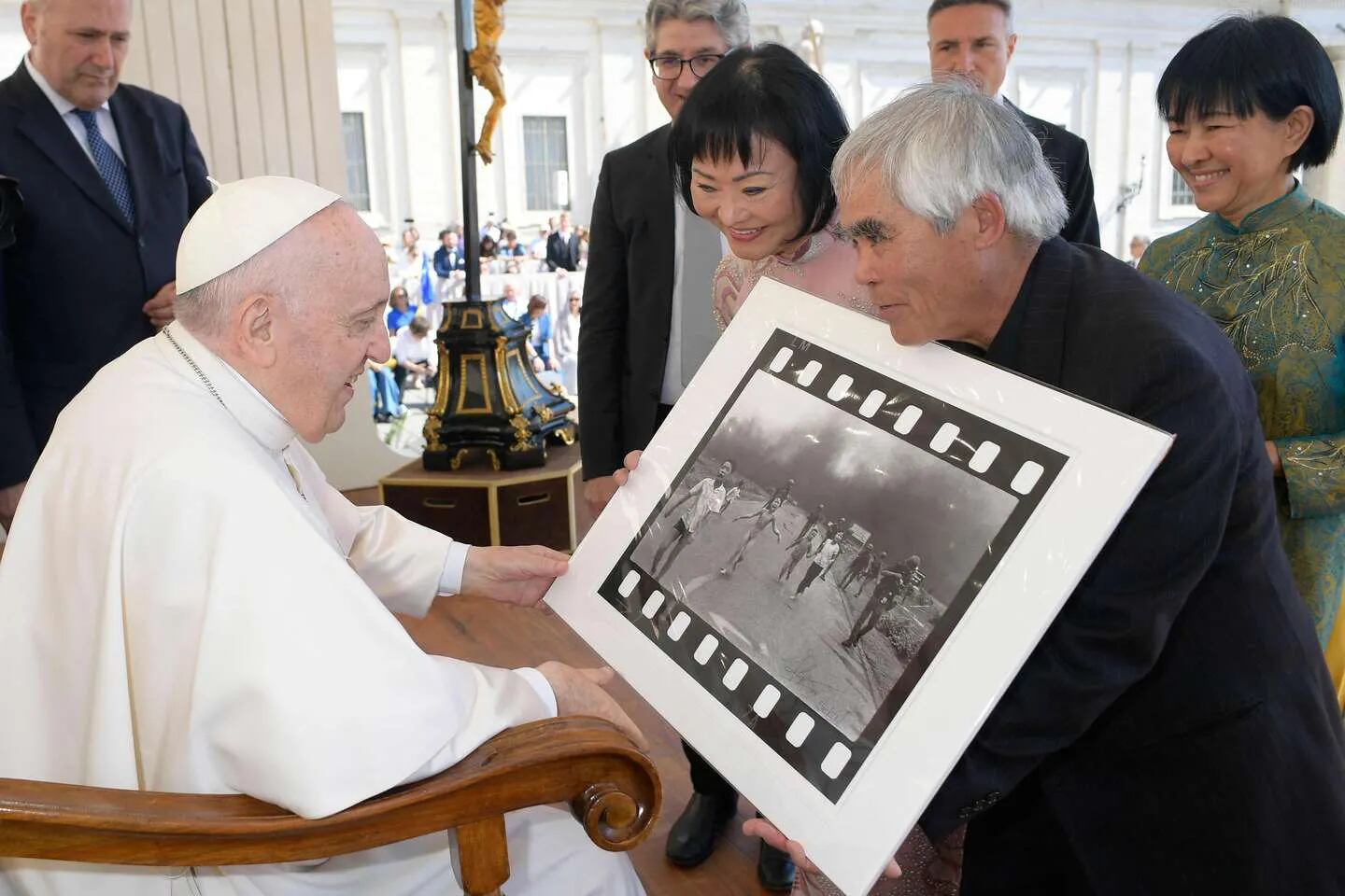 El Papa Francisco mantuvo un encuentro con Kim Phuc, la protagonista de una emblemática foto de la Guerra de Vietnam