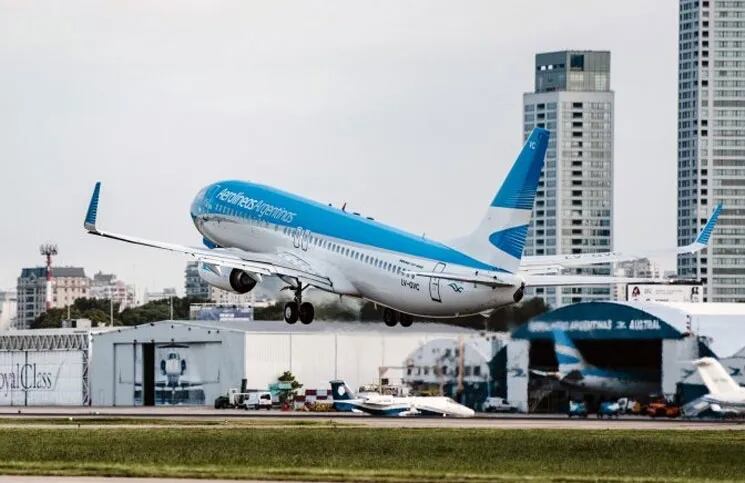 Aerolíneas Argentinas decidió que no hará vuelos especiales de cabotaje para detener el avance del coronavirus