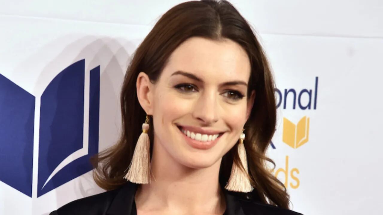 “La delgadez sigue siendo la norma”, Anne Hathaway fue incitada a perder peso a los 16 años
