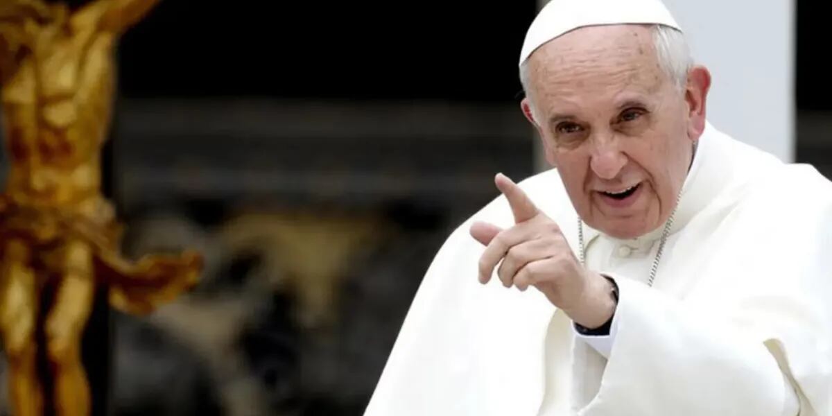 El papa Francisco apuntó contra el kirchnerismo y los acusó de presionar para que lo condenaran por su rol en la dictadura