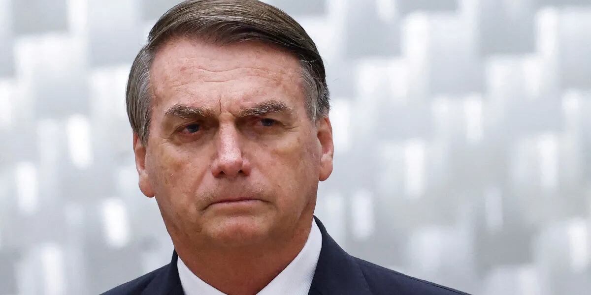Internaron de urgencia a Jair Bolsonaro en medio de la grave crisis  política en Brasil | Radio Mitre