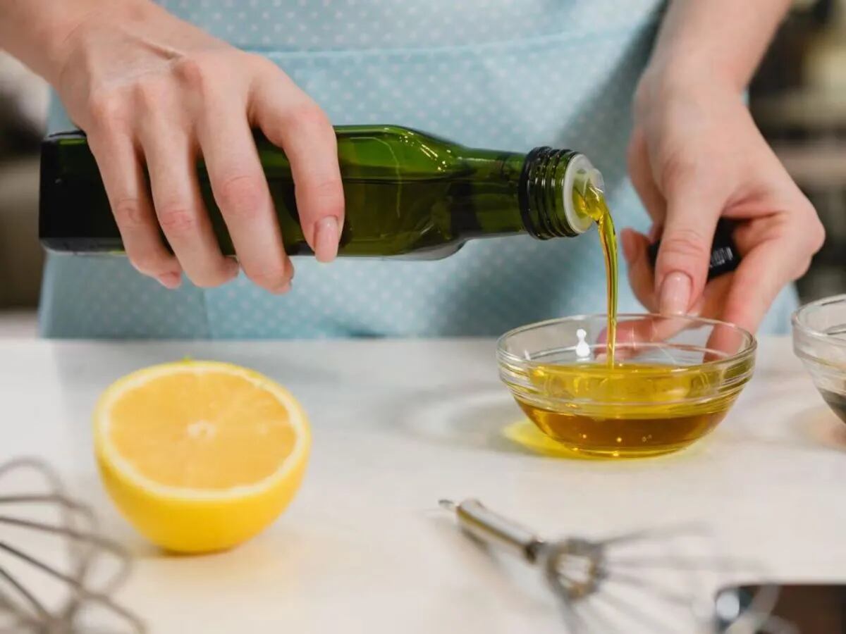 Uno por uno, los efectos positivos para el cuerpo de tomar aceite de oliva con limón 