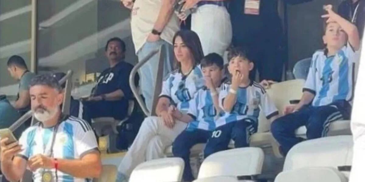 La desolada reacción de Antonela Roccuzzo desde la tribuna mientras Argentina perdía en el debut del Mundial Qatar 2022