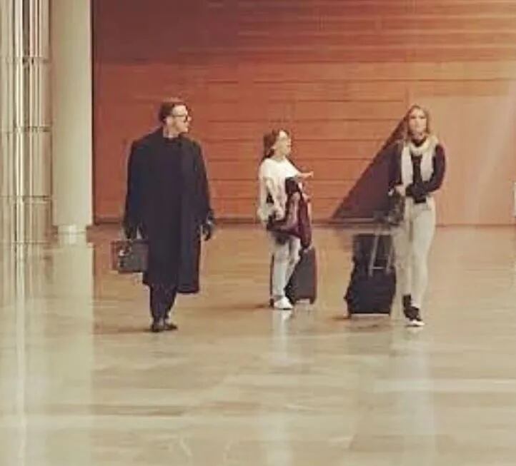 Luis Miguel fue visto en el aeropuerto de Madrid