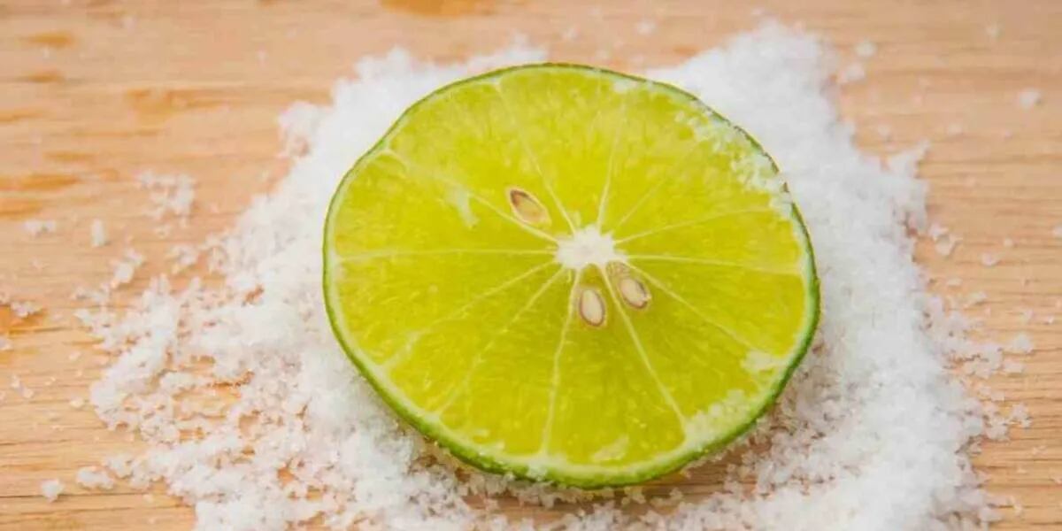Limón con sal: cuáles son las ventajas y desventajas de comer este remedio casero