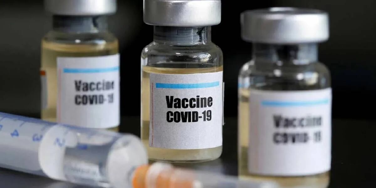 El presidente del Colegio de Farmacéuticos negó la falta de vacunas en Córdoba