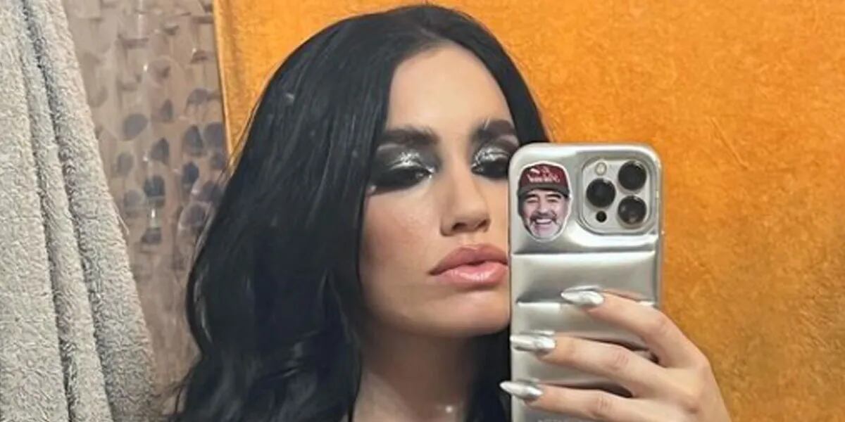 Lali Espósito se animó a una selfie en ropa interior de encaje y prendió fuego todo: “Me cancelan”