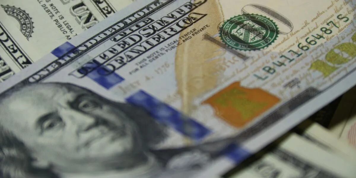 Nueva restricción al dólar: a quiénes afecta y desde cuándo rige