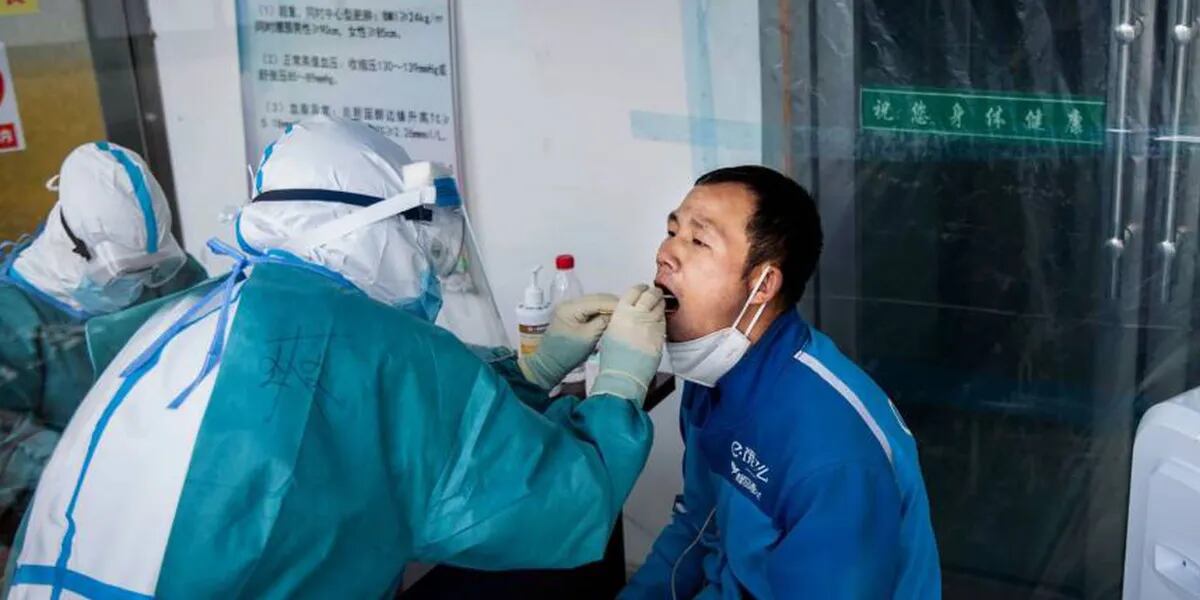 China registró un récord de casos de coronavirus desde que comenzó la pandemia