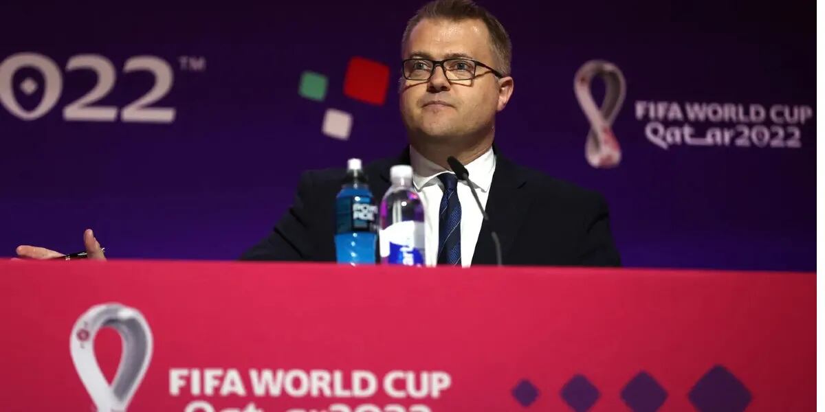 Mundial Qatar 2022: el director de comunicaciones de la FIFA dijo que es gay en medio de la polémica por los derechos humanos en ese país
