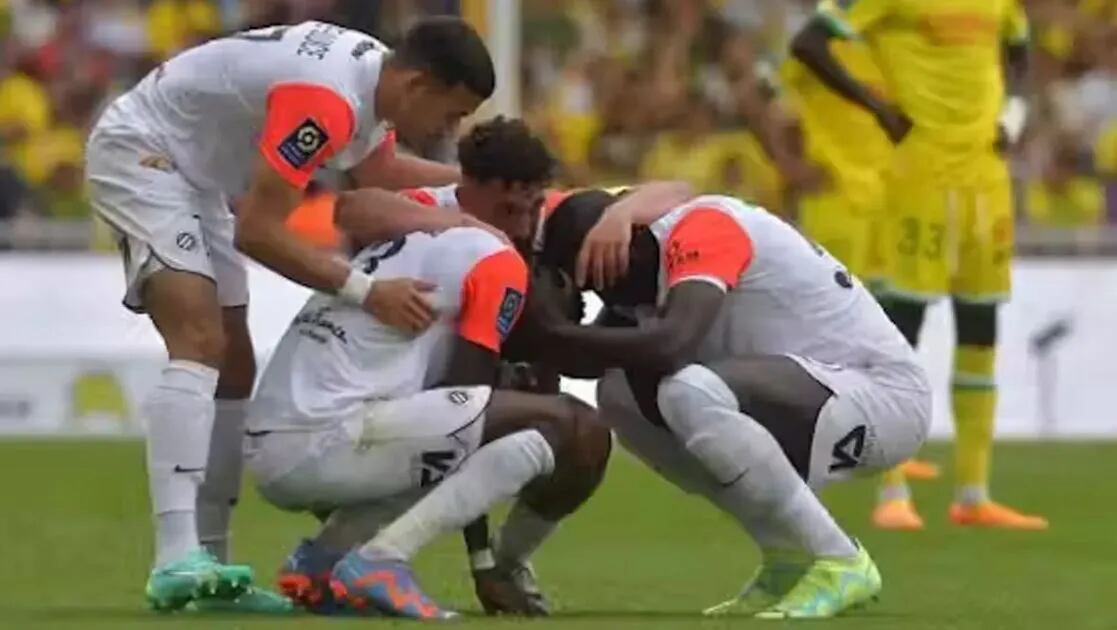 Un futbolista se enteró de la muerte de su mamá, quiso jugar igual y no pudo contener las lágrimas durante el partido