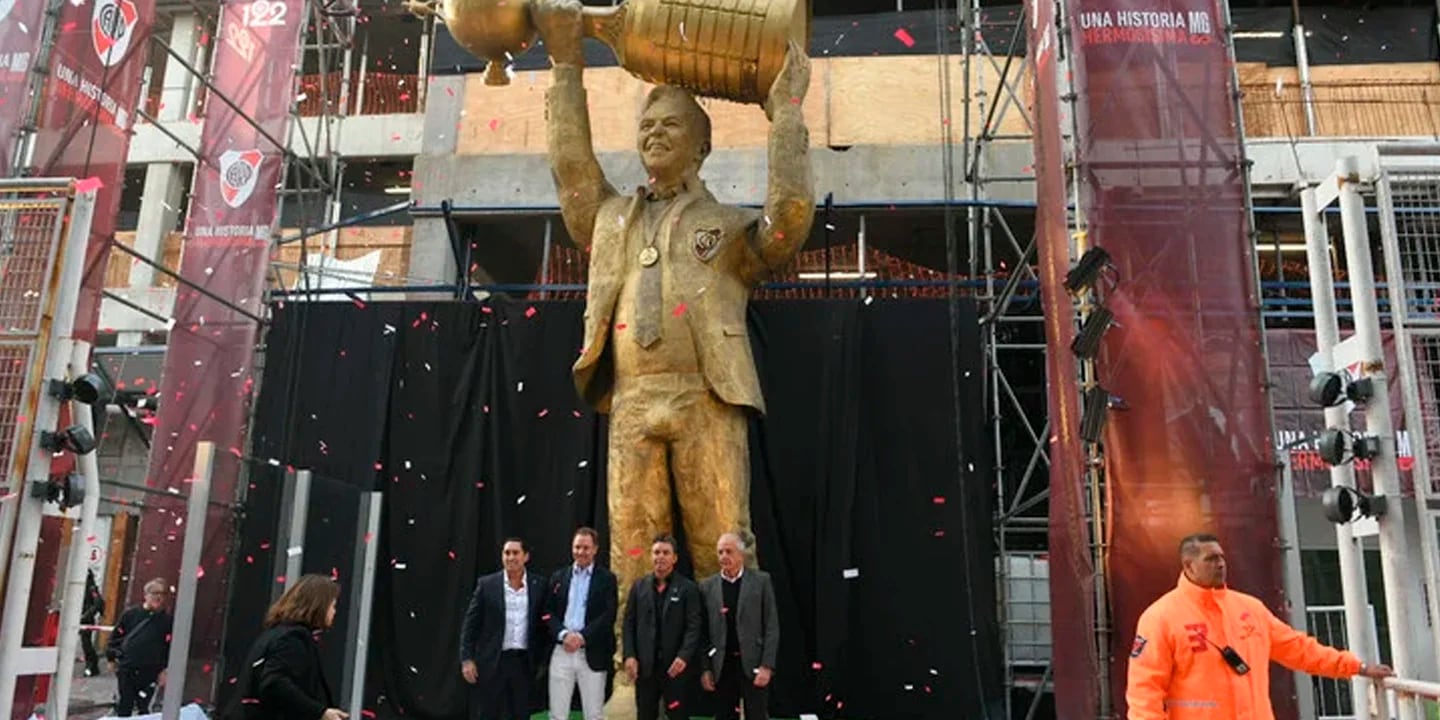 La drástica decisión que tomará River con la estatua de Marcelo Gallardo y las críticas hacia su entrepierna: "Yo también me prendí"