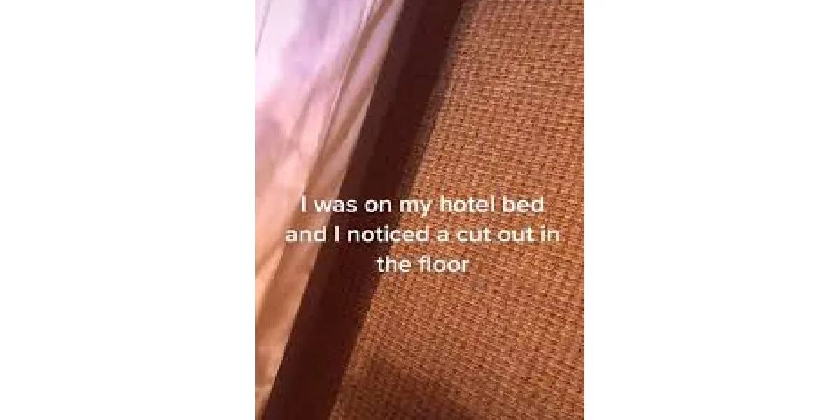 Video: una mujer encontró una habitación secreta debajo de la cama donde se hospedaba