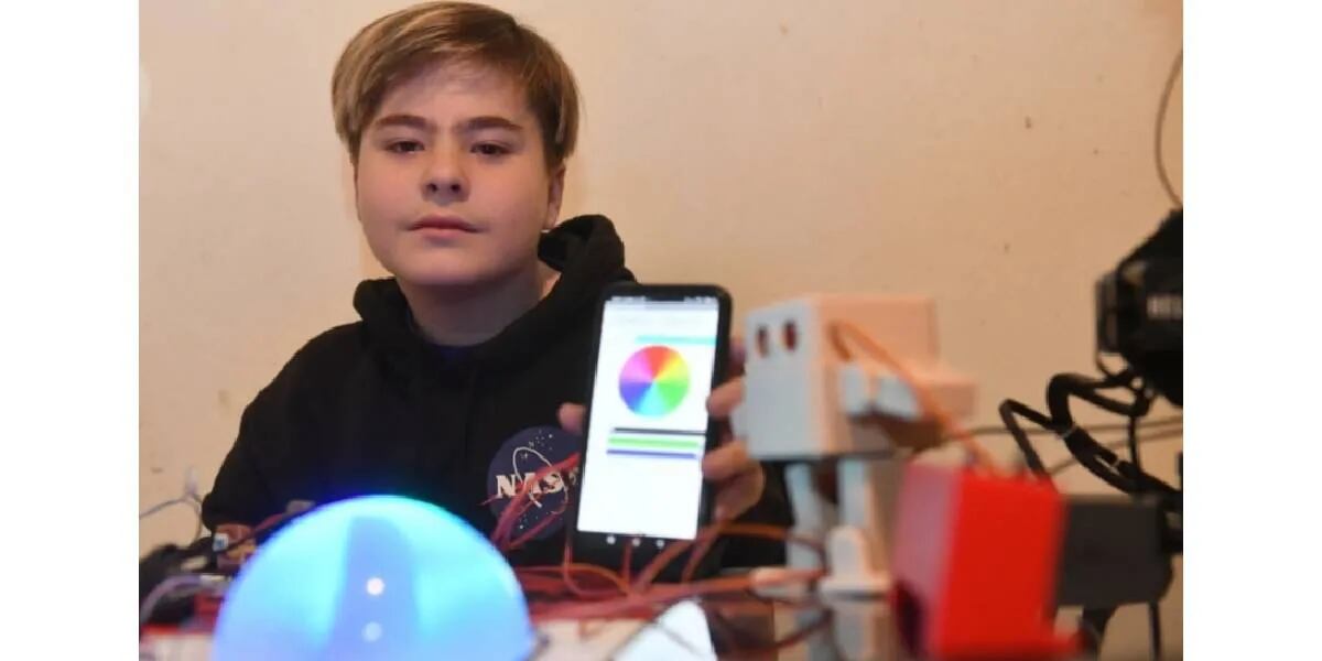 La historia de Juani: con 12 años aprendió sólo electrónica, tiene varios inventos y abrió su canal de Tik Tok donde enseña a la gente
