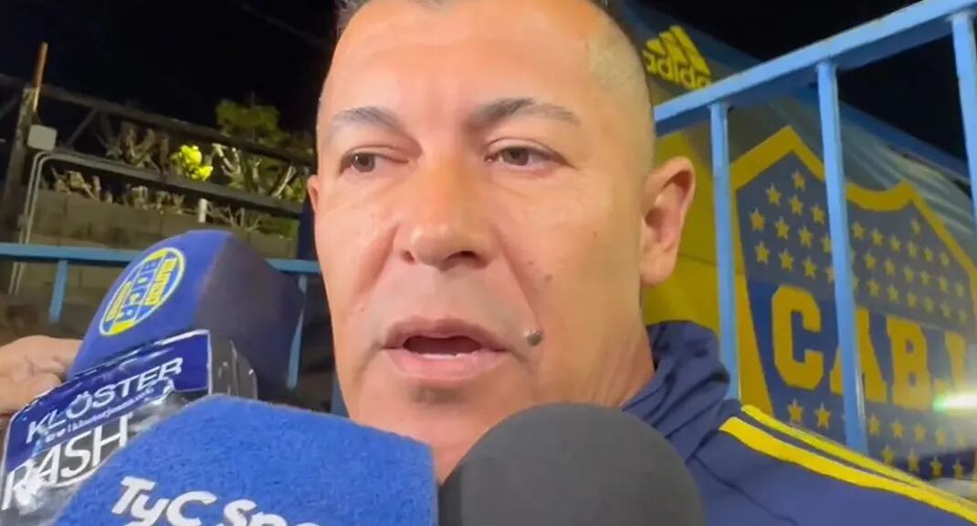 El llamativo monólogo de Jorge Almirón tras la derrota de Boca ante Arsenal: se quejó del árbitro y no aceptó preguntas