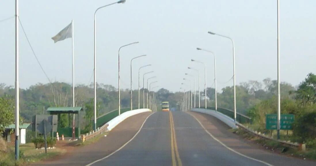 Puente internacional Tancredo Neves