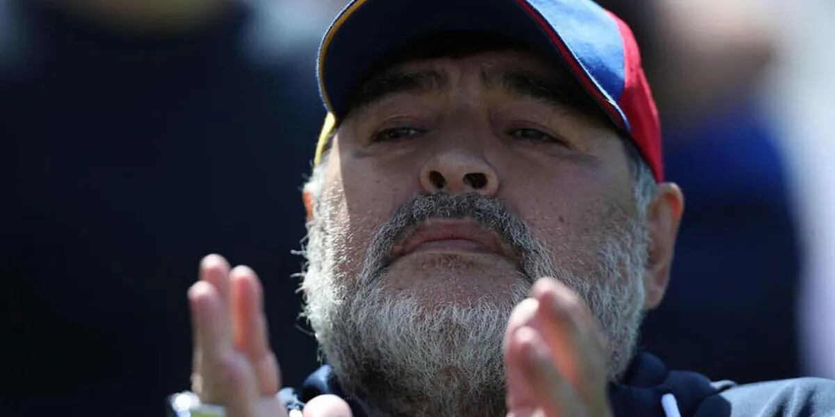 Apareció "Diego Maradona" esperando el colectivo en Jujuy y la foto es cósmica