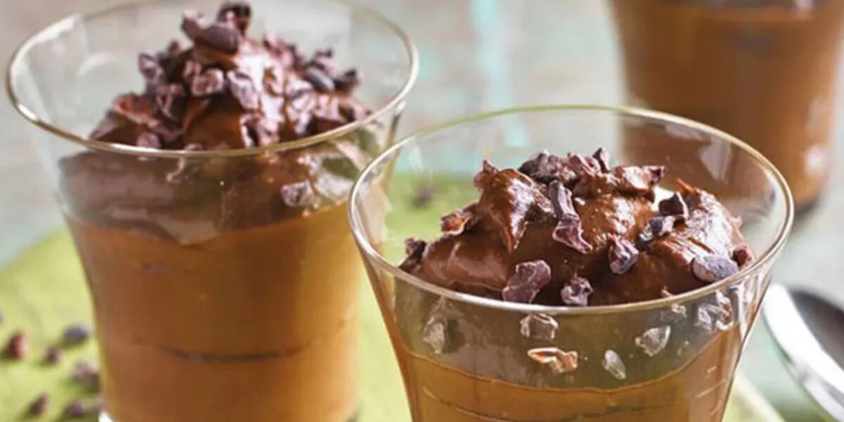 “Falso” postre de chocolate cremoso: receta fácil para disfrutar los días de calor